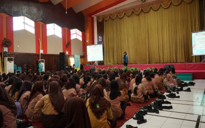 Kegiatan Talkshow Superskin di SMKN 6 Surabaya